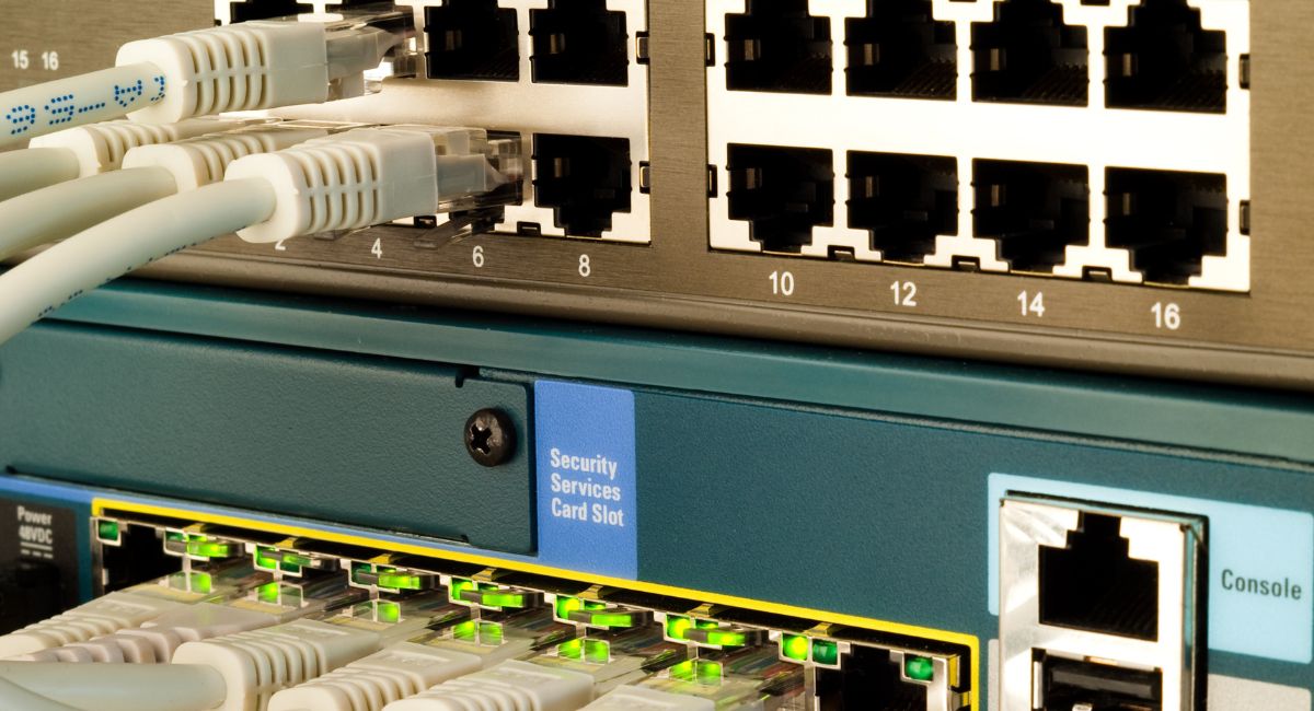 Managed vs Unmanaged Network Switch Image